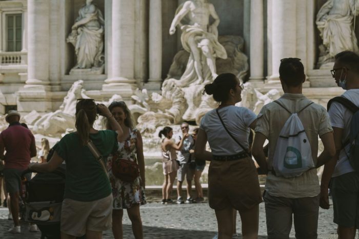 How to Avoid Tourist Crowds While Traveling